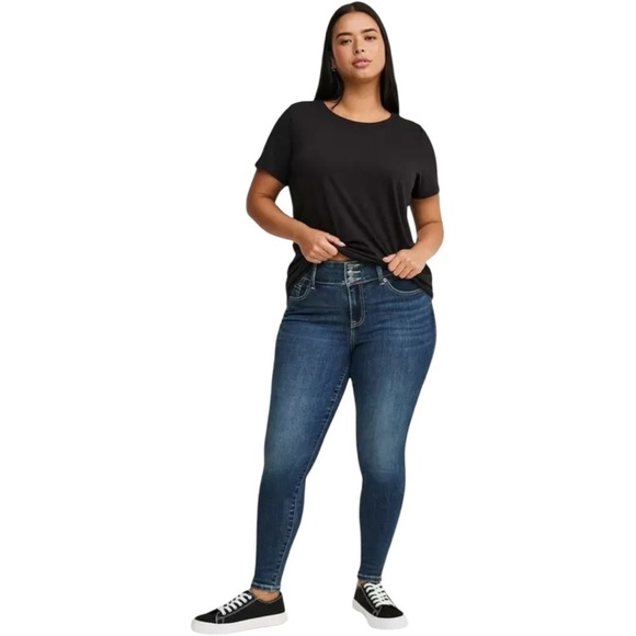 Torrid Super Soft Jegging Skinny High-Rise Jean in Blue Grotto -- Size 26W Reg - Picture 1 of 16